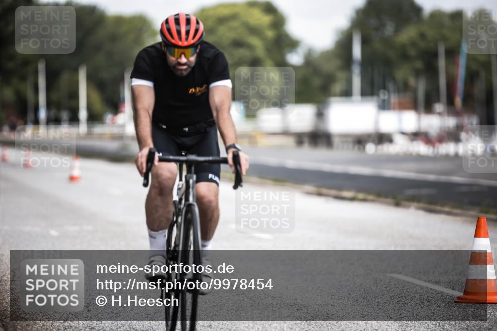 16.08.2026 - KN Förde Triathlon 2026 H.Heesch http://msf.ph/oto/9978454 16.08.2026 11:32:05 Radfahren 331, 352, 363, 365, 410 meine-sportfotos.de