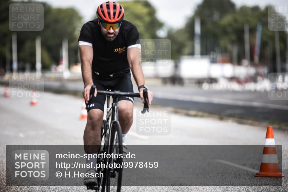 16.08.2026 - KN Förde Triathlon 2026 H.Heesch http://msf.ph/oto/9978459 16.08.2026 11:32:05 Radfahren 331, 352, 363, 365, 410 meine-sportfotos.de