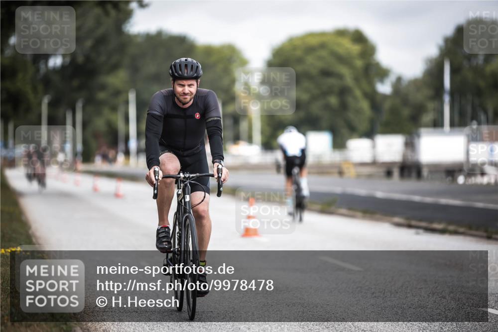 16.08.2026 - KN Förde Triathlon 2026 H.Heesch http://msf.ph/oto/9978478 16.08.2026 11:32:08 Radfahren 352, 363, 365, 410 meine-sportfotos.de