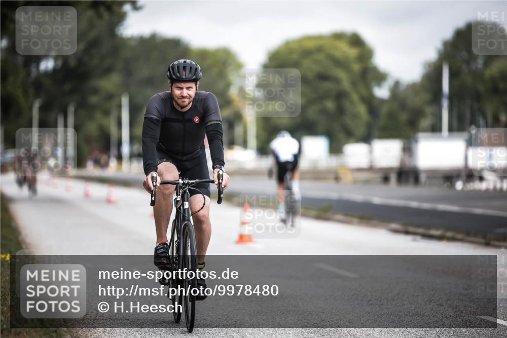16.08.2026 - KN Förde Triathlon 2026 H.Heesch http://msf.ph/oto/9978480 16.08.2026 11:32:08 Radfahren 352, 363, 365, 410 meine-sportfotos.de
