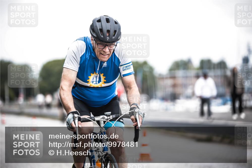 16.08.2026 - KN Förde Triathlon 2026 H.Heesch http://msf.ph/oto/9978481 16.08.2026 11:25:21 Radfahren 302, 415 meine-sportfotos.de