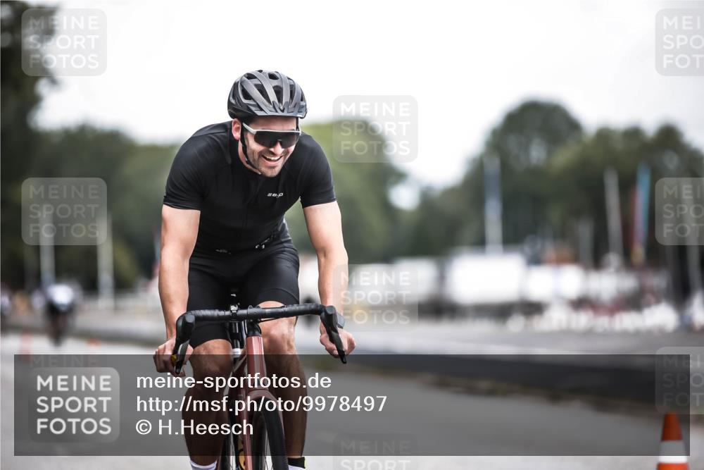 16.08.2026 - KN Förde Triathlon 2026 H.Heesch http://msf.ph/oto/9978497 16.08.2026 11:25:30 Radfahren 399, 413 meine-sportfotos.de
