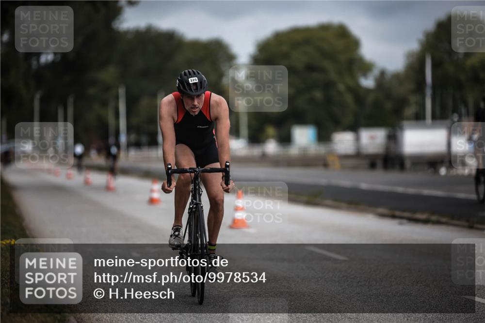 16.08.2026 - KN Förde Triathlon 2026 H.Heesch http://msf.ph/oto/9978534 16.08.2026 11:32:18 Radfahren 342, 364, 394, 400 meine-sportfotos.de