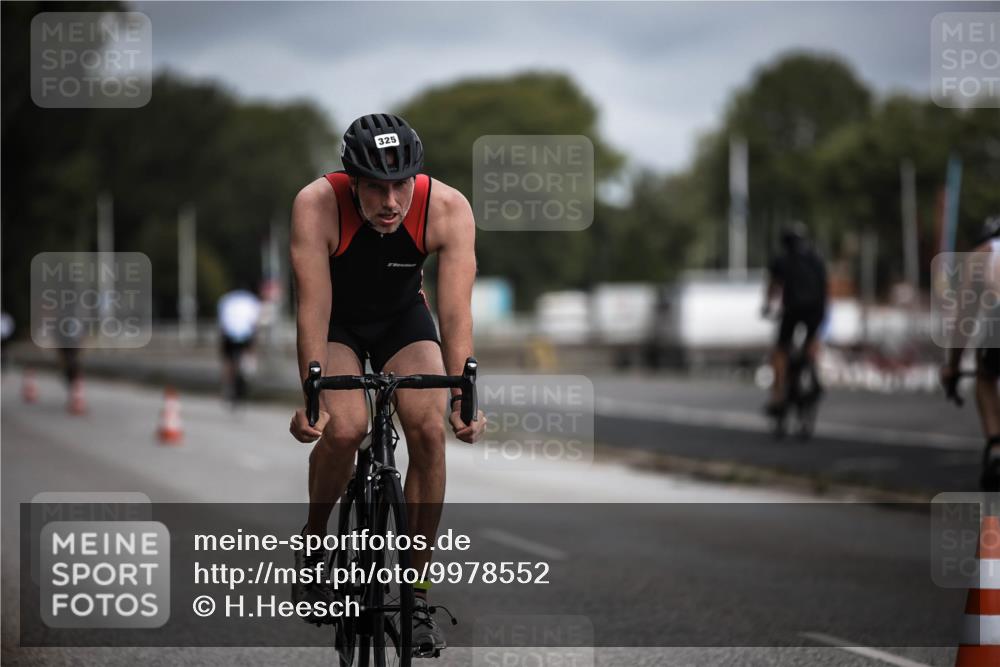 16.08.2026 - KN Förde Triathlon 2026 H.Heesch http://msf.ph/oto/9978552 16.08.2026 11:32:19 Radfahren 342, 364, 394, 400 meine-sportfotos.de