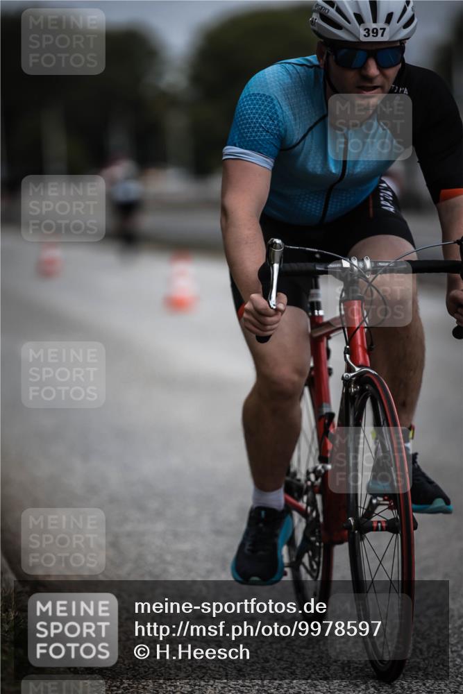 16.08.2026 - KN Förde Triathlon 2026 H.Heesch http://msf.ph/oto/9978597 16.08.2026 11:32:38 Radfahren 341, 372, 397 meine-sportfotos.de