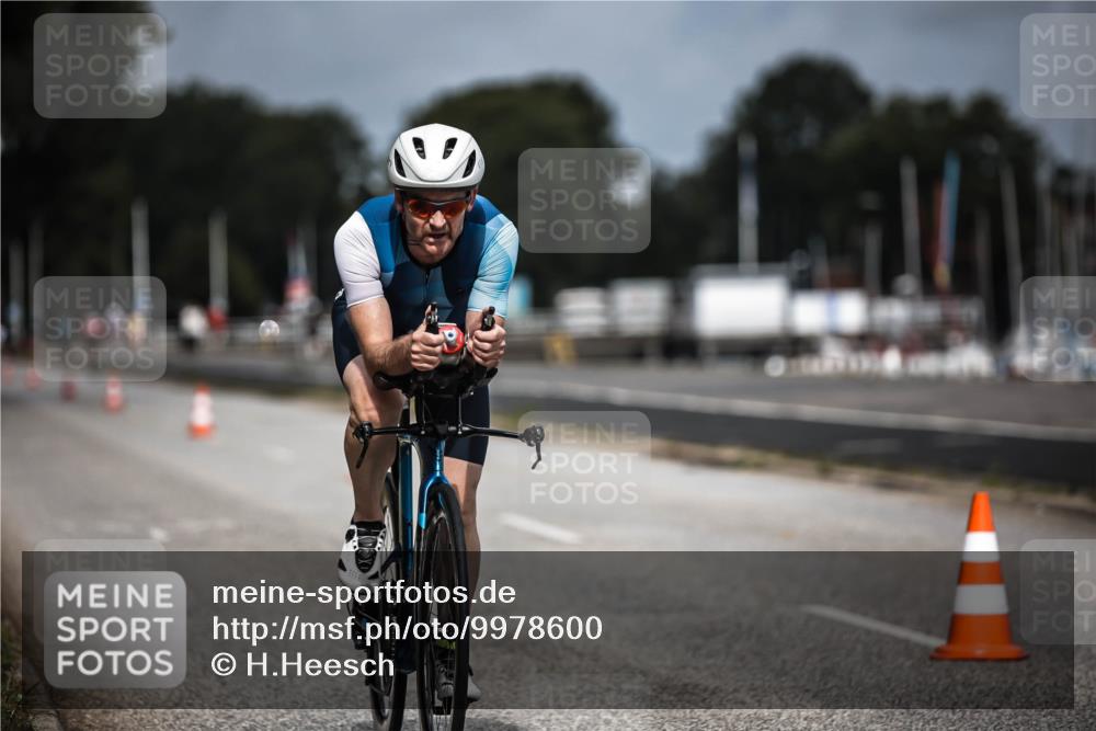 16.08.2026 - KN Förde Triathlon 2026 H.Heesch http://msf.ph/oto/9978600 16.08.2026 11:26:17 Radfahren 339, 350, 381, 404 meine-sportfotos.de