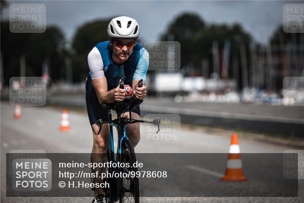 16.08.2026 - KN Förde Triathlon 2026 H.Heesch http://msf.ph/oto/9978608 16.08.2026 11:26:17 Radfahren 339, 350, 381, 404 meine-sportfotos.de