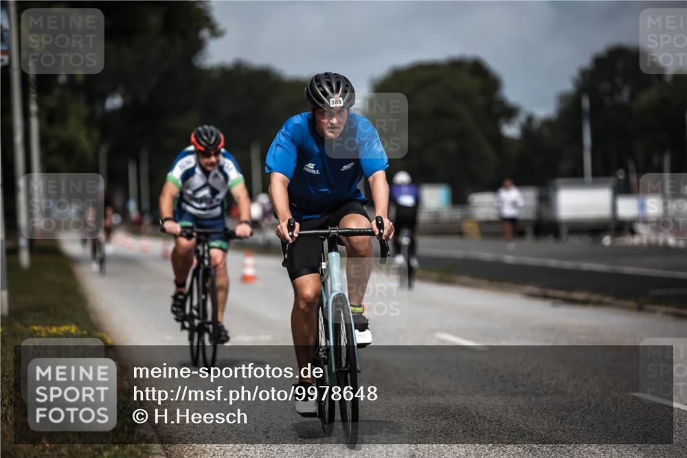 16.08.2026 - KN Förde Triathlon 2026 H.Heesch http://msf.ph/oto/9978648 16.08.2026 11:26:24 Radfahren 317, 385, 404, 407, 422, 432 meine-sportfotos.de