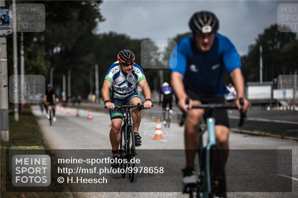 16.08.2026 - KN Förde Triathlon 2026 H.Heesch http://msf.ph/oto/9978658 16.08.2026 11:26:25 Radfahren 317, 374, 385, 404, 407, 422, 432 meine-sportfotos.de