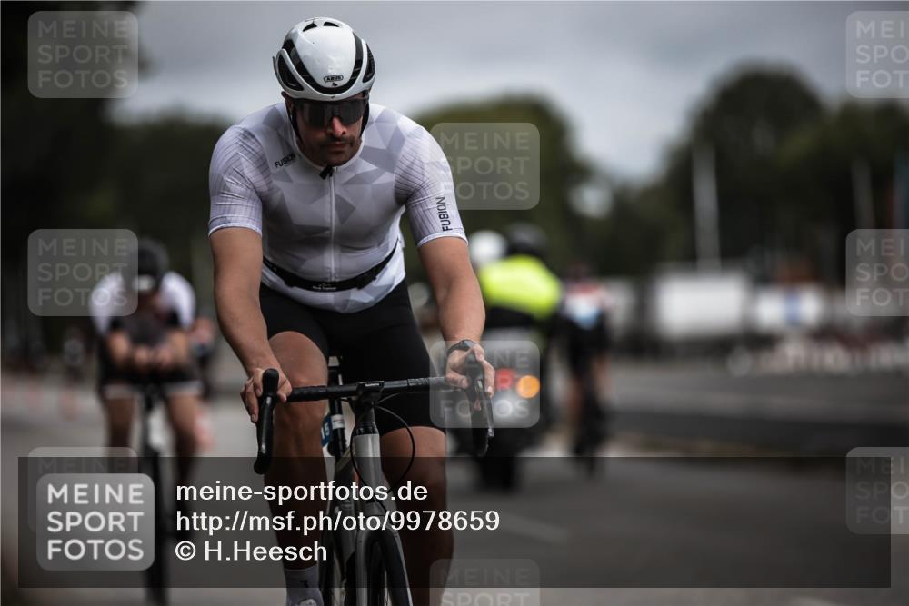 16.08.2026 - KN Förde Triathlon 2026 H.Heesch http://msf.ph/oto/9978659 16.08.2026 11:32:45 Radfahren 315, 372, 389, 392 meine-sportfotos.de