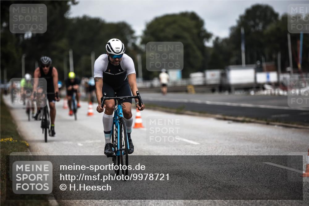 16.08.2026 - KN Förde Triathlon 2026 H.Heesch http://msf.ph/oto/9978721 16.08.2026 11:26:56 Radfahren 343, 359, 361, 383, 412, 804 meine-sportfotos.de