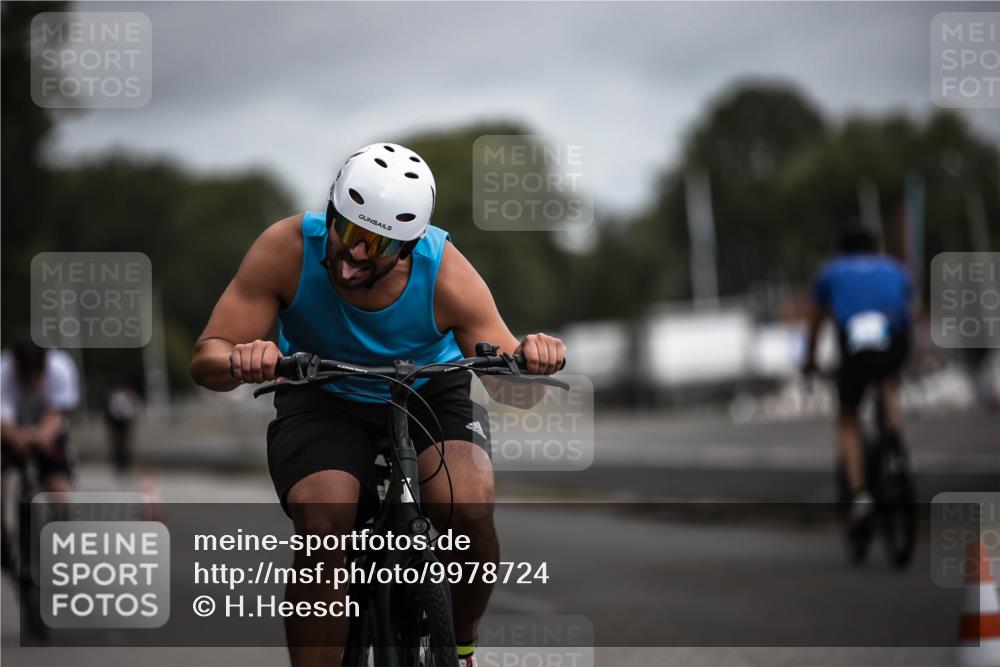 16.08.2026 - KN Förde Triathlon 2026 H.Heesch http://msf.ph/oto/9978724 16.08.2026 11:32:51 Radfahren 348, 391, 399 meine-sportfotos.de