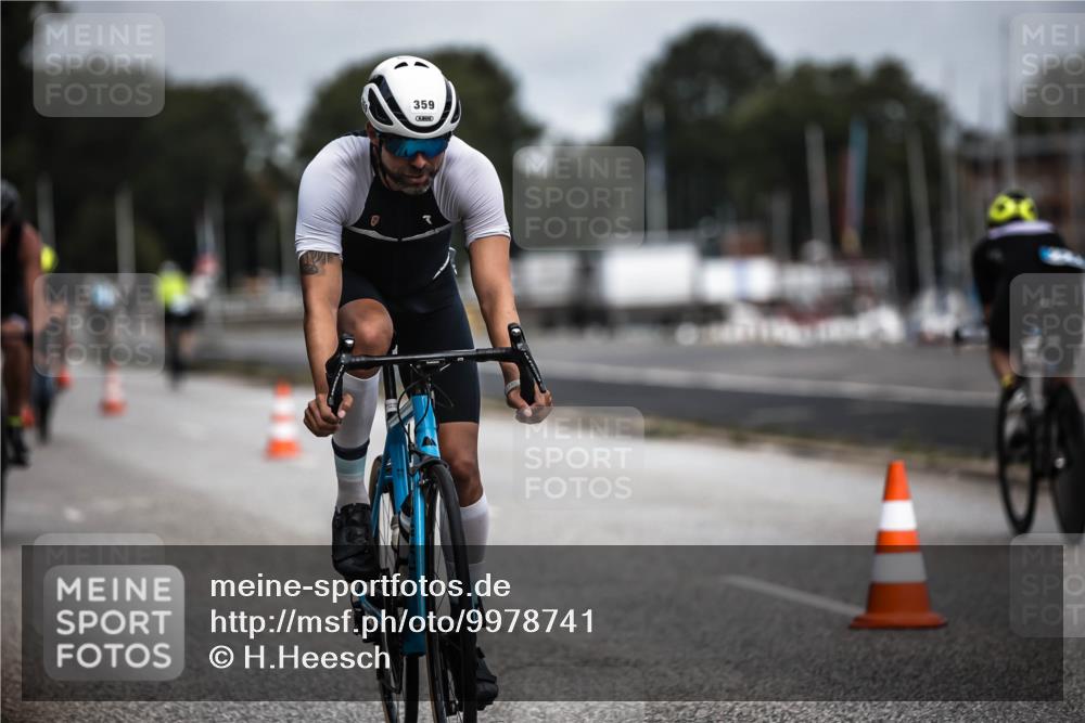 16.08.2026 - KN Förde Triathlon 2026 H.Heesch http://msf.ph/oto/9978741 16.08.2026 11:26:57 Radfahren 343, 359, 361, 383, 412, 804 meine-sportfotos.de