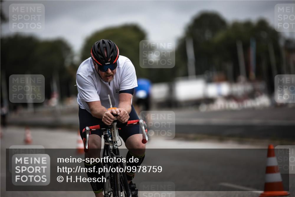 16.08.2026 - KN Förde Triathlon 2026 H.Heesch http://msf.ph/oto/9978759 16.08.2026 11:32:53 Radfahren 348, 391, 399 meine-sportfotos.de