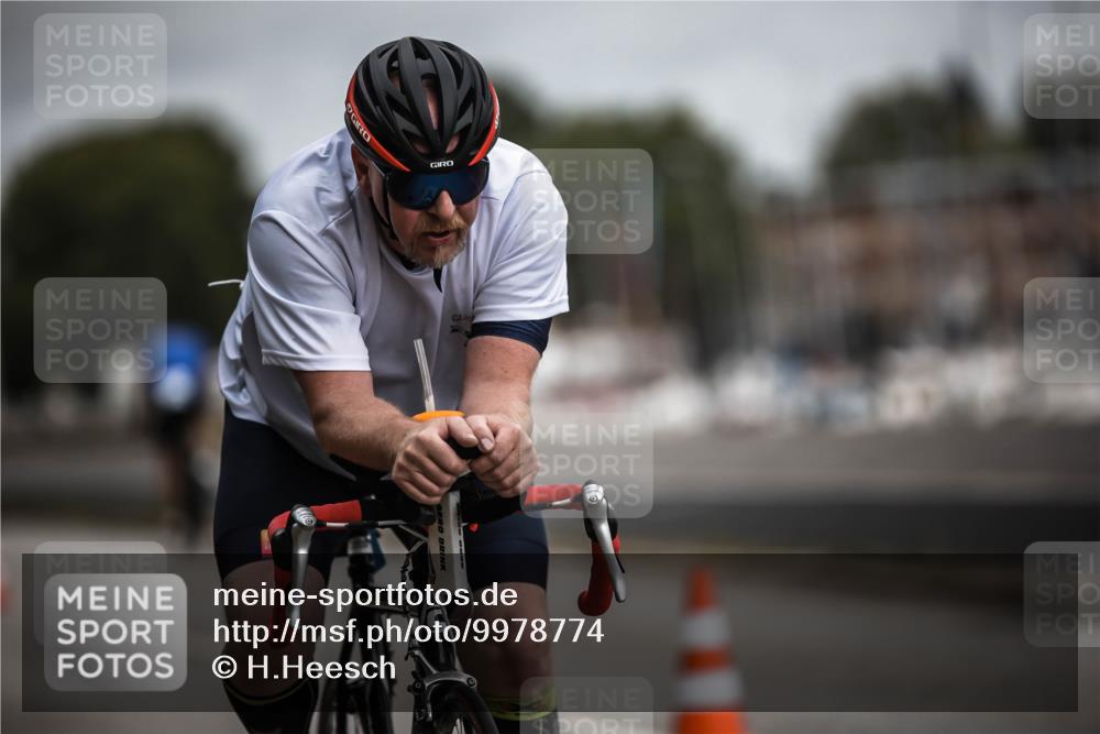 16.08.2026 - KN Förde Triathlon 2026 H.Heesch http://msf.ph/oto/9978774 16.08.2026 11:32:53 Radfahren 348, 391, 399 meine-sportfotos.de