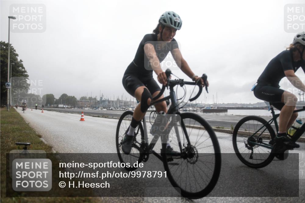 16.08.2026 - KN Förde Triathlon 2026 H.Heesch http://msf.ph/oto/9978791 16.08.2026 10:04:13 Radfahren 227, 228 meine-sportfotos.de