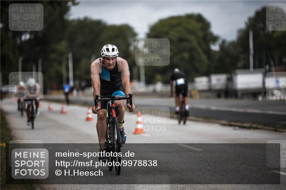 16.08.2026 - KN Förde Triathlon 2026 H.Heesch http://msf.ph/oto/9978838 16.08.2026 11:33:03 Radfahren 368, 369, 386, 430 meine-sportfotos.de