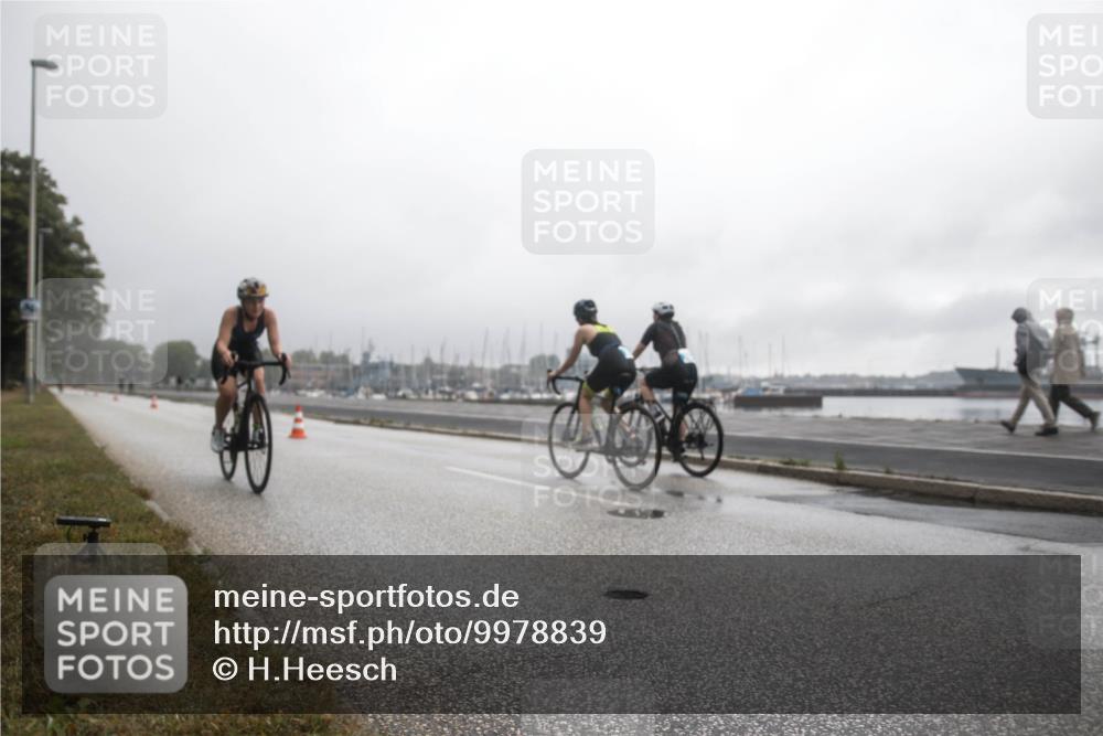 16.08.2026 - KN Förde Triathlon 2026 H.Heesch http://msf.ph/oto/9978839 16.08.2026 10:04:50 Radfahren 128, 132 meine-sportfotos.de
