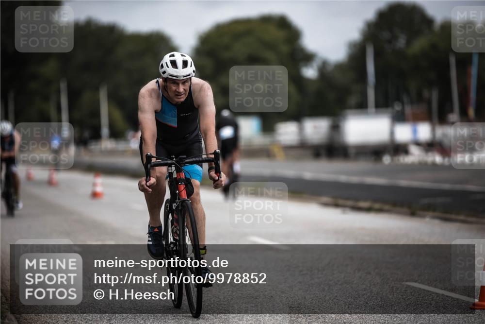 16.08.2026 - KN Förde Triathlon 2026 H.Heesch http://msf.ph/oto/9978852 16.08.2026 11:33:03 Radfahren 368, 369, 386, 430 meine-sportfotos.de