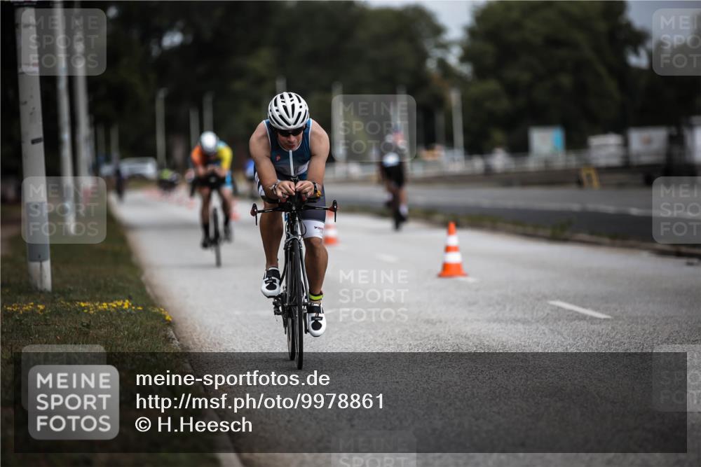 16.08.2026 - KN Förde Triathlon 2026 H.Heesch http://msf.ph/oto/9978861 16.08.2026 11:33:05 Radfahren 369, 386, 411, 430 meine-sportfotos.de