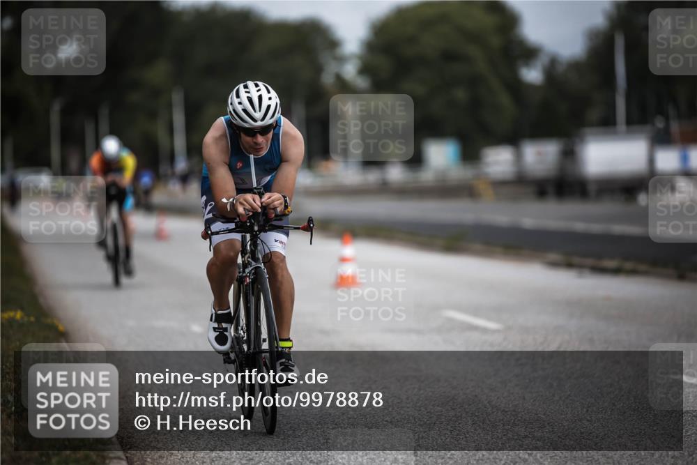 16.08.2026 - KN Förde Triathlon 2026 H.Heesch http://msf.ph/oto/9978878 16.08.2026 11:33:06 Radfahren 369, 386, 411 meine-sportfotos.de