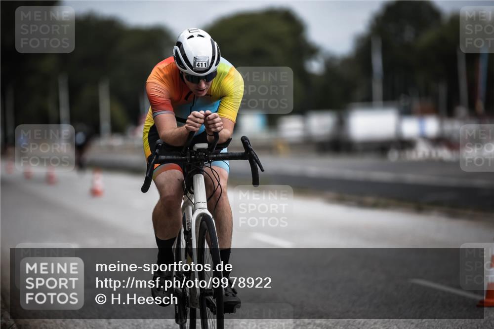 16.08.2026 - KN Förde Triathlon 2026 H.Heesch http://msf.ph/oto/9978922 16.08.2026 11:33:09 Radfahren 386, 411 meine-sportfotos.de