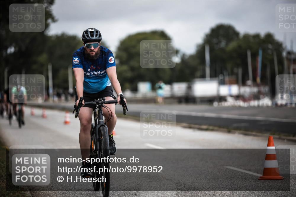 16.08.2026 - KN Förde Triathlon 2026 H.Heesch http://msf.ph/oto/9978952 16.08.2026 11:33:26 Radfahren 350, 376, 379, 438 meine-sportfotos.de
