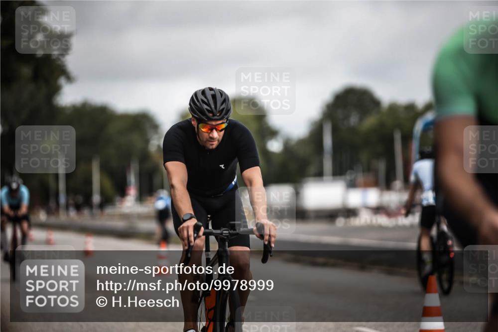 16.08.2026 - KN Förde Triathlon 2026 H.Heesch http://msf.ph/oto/9978999 16.08.2026 11:33:31 Radfahren 316, 379, 403, 438 meine-sportfotos.de