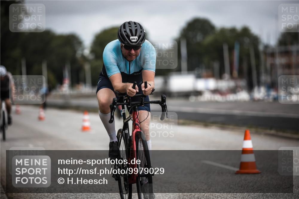16.08.2026 - KN Förde Triathlon 2026 H.Heesch http://msf.ph/oto/9979029 16.08.2026 11:33:34 Radfahren 316, 379, 388, 403, 409 meine-sportfotos.de