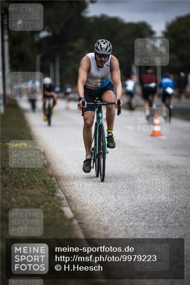16.08.2026 - KN Förde Triathlon 2026 H.Heesch http://msf.ph/oto/9979223 16.08.2026 11:34:40 Radfahren 343, 393, 400 meine-sportfotos.de