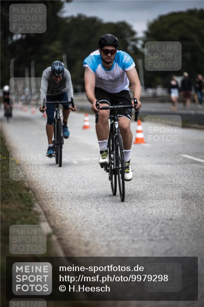 16.08.2026 - KN Förde Triathlon 2026 H.Heesch http://msf.ph/oto/9979298 16.08.2026 11:34:47 Radfahren 345, 358, 374, 394, 400, 410 meine-sportfotos.de