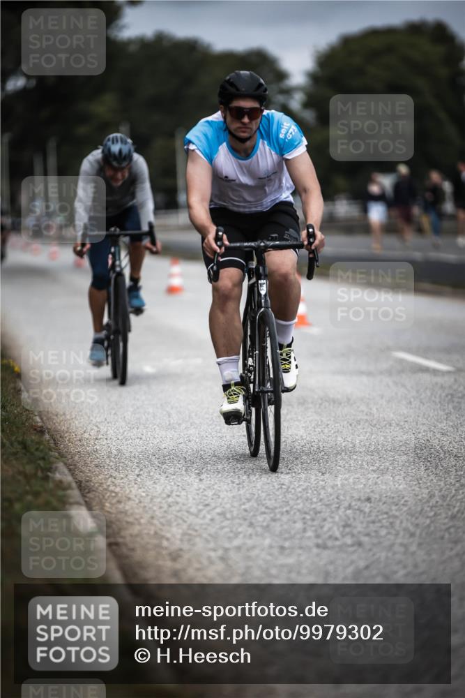 16.08.2026 - KN Förde Triathlon 2026 H.Heesch http://msf.ph/oto/9979302 16.08.2026 11:34:47 Radfahren 345, 358, 374, 394, 400, 410 meine-sportfotos.de