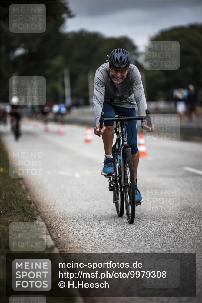 16.08.2026 - KN Förde Triathlon 2026 H.Heesch http://msf.ph/oto/9979308 16.08.2026 11:34:48 Radfahren 345, 358, 374, 394, 410 meine-sportfotos.de