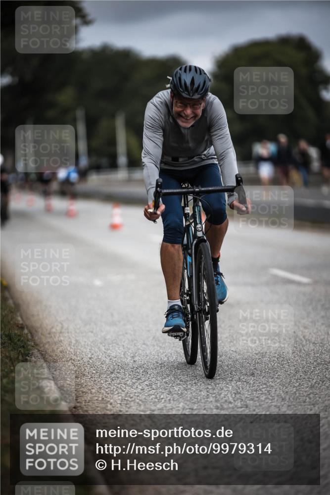 16.08.2026 - KN Förde Triathlon 2026 H.Heesch http://msf.ph/oto/9979314 16.08.2026 11:34:48 Radfahren 345, 358, 374, 394, 410 meine-sportfotos.de