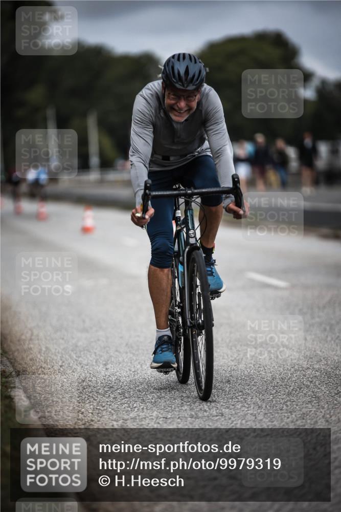 16.08.2026 - KN Förde Triathlon 2026 H.Heesch http://msf.ph/oto/9979319 16.08.2026 11:34:48 Radfahren 345, 358, 374, 394, 410 meine-sportfotos.de