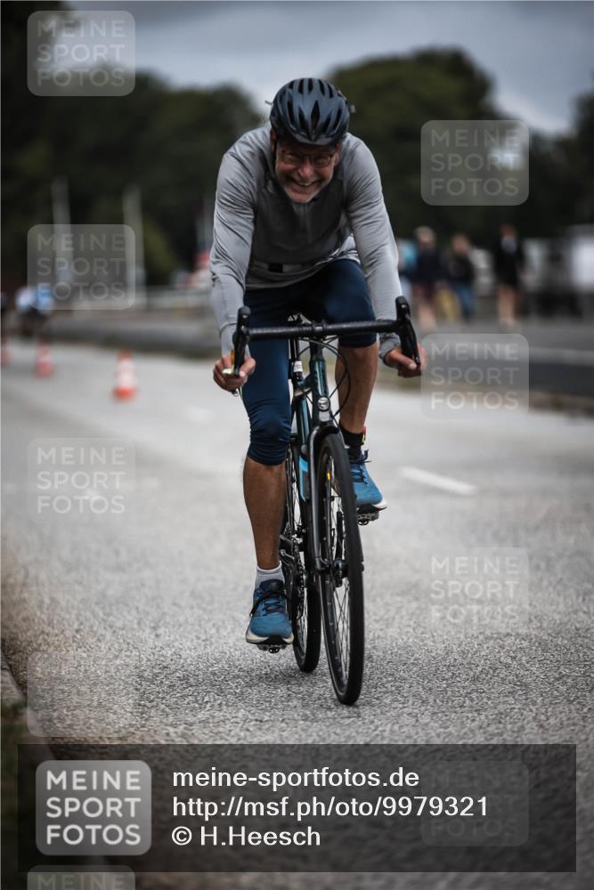 16.08.2026 - KN Förde Triathlon 2026 H.Heesch http://msf.ph/oto/9979321 16.08.2026 11:34:48 Radfahren 345, 358, 374, 394, 410 meine-sportfotos.de