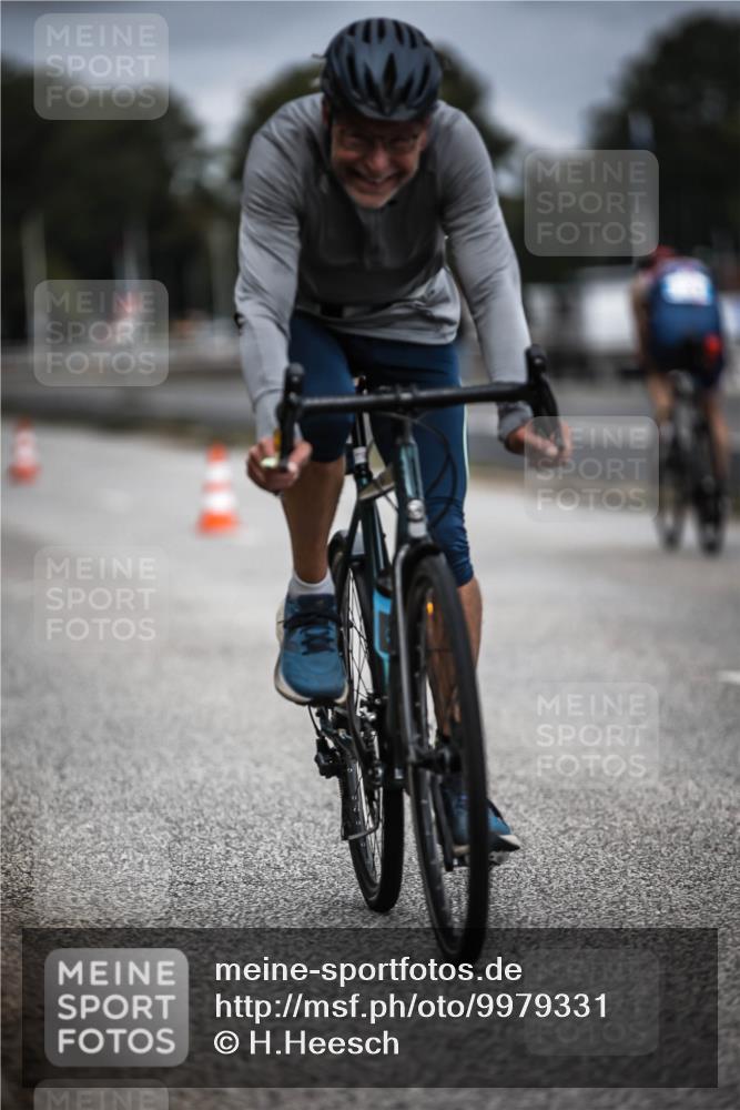 16.08.2026 - KN Förde Triathlon 2026 H.Heesch http://msf.ph/oto/9979331 16.08.2026 11:34:48 Radfahren 345, 358, 374, 394, 410 meine-sportfotos.de