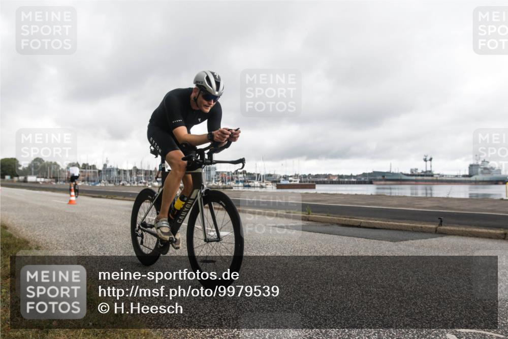 16.08.2026 - KN Förde Triathlon 2026 H.Heesch http://msf.ph/oto/9979539 16.08.2026 11:10:14 Radfahren 319, 325 meine-sportfotos.de