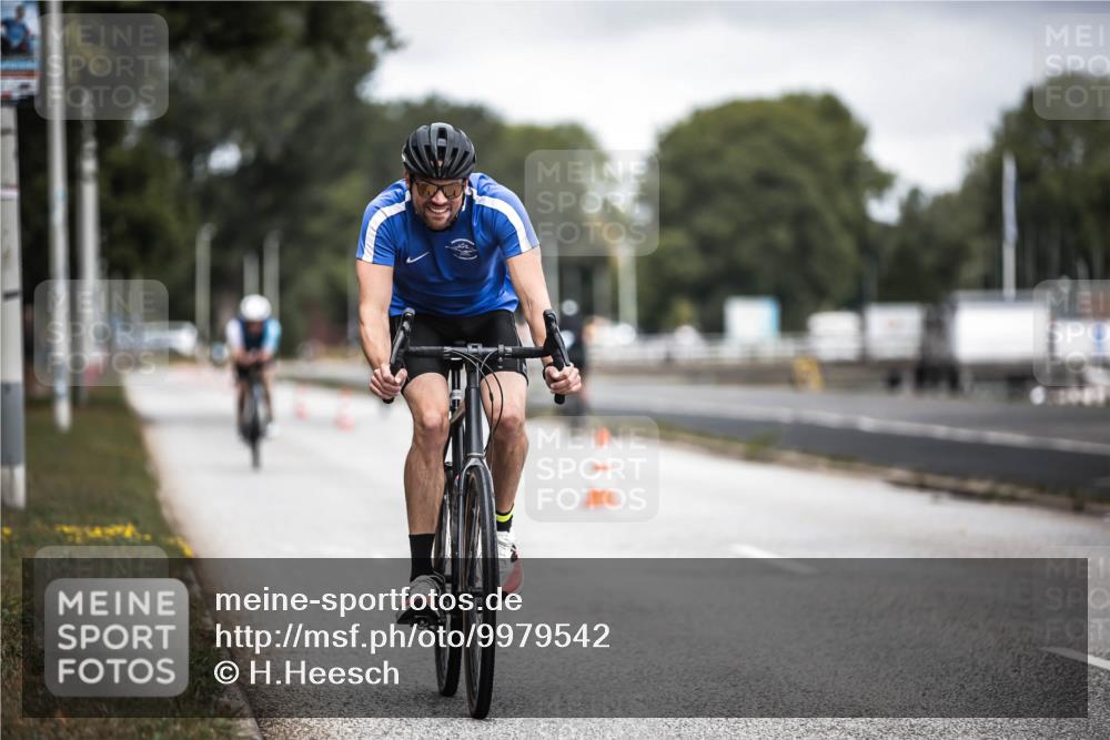 16.08.2026 - KN Förde Triathlon 2026 H.Heesch http://msf.ph/oto/9979542 16.08.2026 11:35:35 Radfahren 354, 392, 412, 437, 439 meine-sportfotos.de