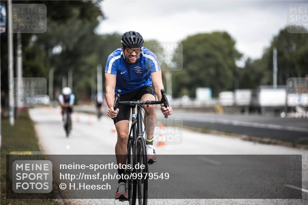 16.08.2026 - KN Förde Triathlon 2026 H.Heesch http://msf.ph/oto/9979549 16.08.2026 11:35:36 Radfahren 392, 412, 437, 439 meine-sportfotos.de