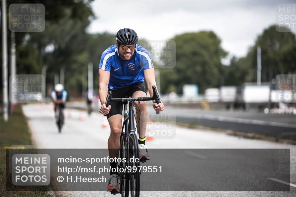 16.08.2026 - KN Förde Triathlon 2026 H.Heesch http://msf.ph/oto/9979551 16.08.2026 11:35:36 Radfahren 392, 412, 437, 439 meine-sportfotos.de