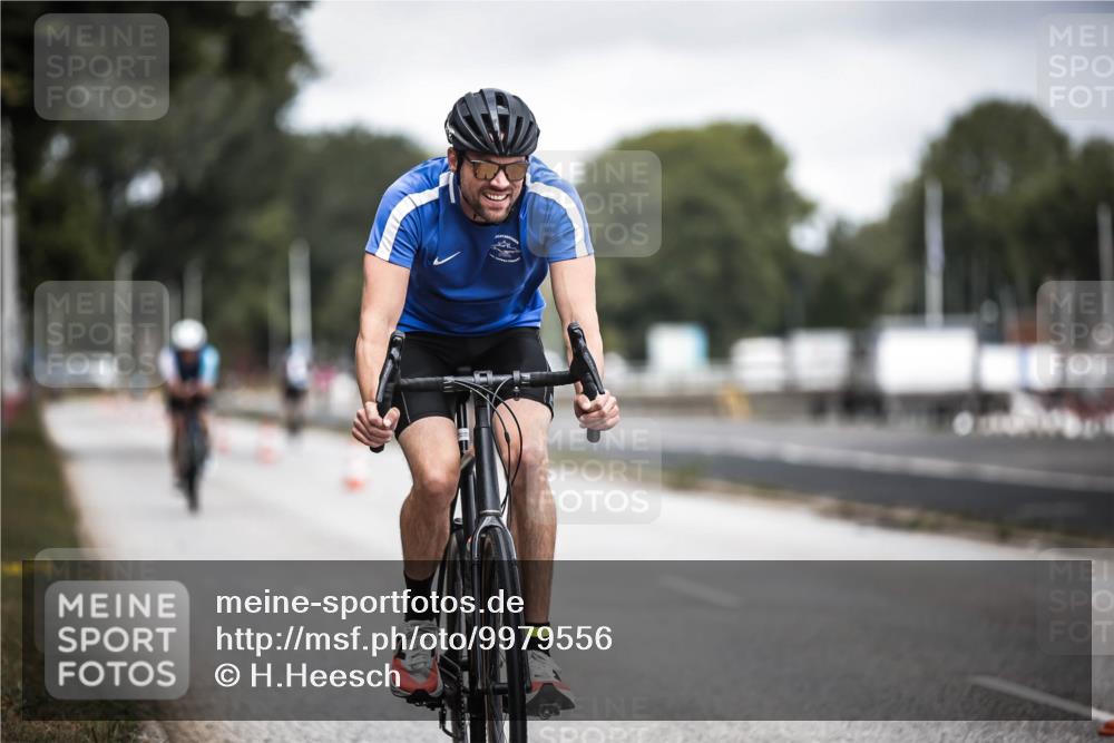 16.08.2026 - KN Förde Triathlon 2026 H.Heesch http://msf.ph/oto/9979556 16.08.2026 11:35:36 Radfahren 392, 412, 437, 439 meine-sportfotos.de