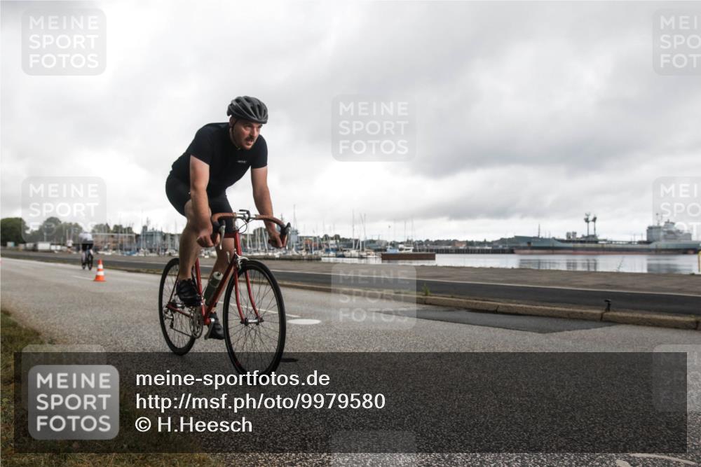 16.08.2026 - KN Förde Triathlon 2026 H.Heesch http://msf.ph/oto/9979580 16.08.2026 11:11:18 Radfahren 314, 317, 342, 372, 386, 430 meine-sportfotos.de