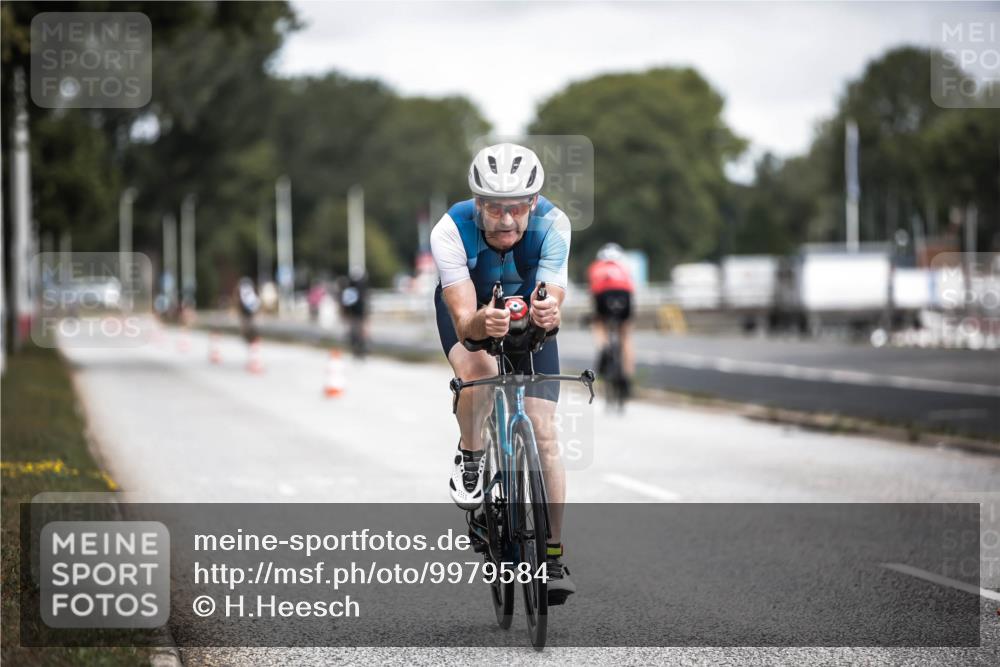 16.08.2026 - KN Förde Triathlon 2026 H.Heesch http://msf.ph/oto/9979584 16.08.2026 11:35:39 Radfahren 392, 412 meine-sportfotos.de