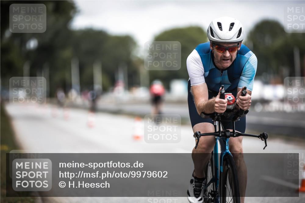 16.08.2026 - KN Förde Triathlon 2026 H.Heesch http://msf.ph/oto/9979602 16.08.2026 11:35:39 Radfahren 392, 412 meine-sportfotos.de
