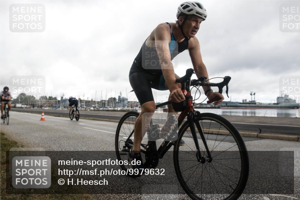 16.08.2026 - KN Förde Triathlon 2026 H.Heesch http://msf.ph/oto/9979632 16.08.2026 11:12:02 Radfahren 312, 357, 369, 370, 389, 393, 397 meine-sportfotos.de