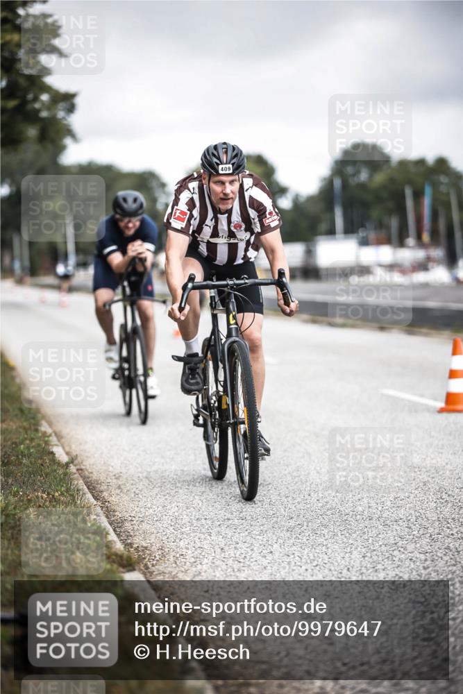 16.08.2026 - KN Förde Triathlon 2026 H.Heesch http://msf.ph/oto/9979647 16.08.2026 11:36:22 Radfahren 334, 409 meine-sportfotos.de
