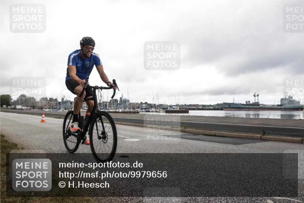 16.08.2026 - KN Förde Triathlon 2026 H.Heesch http://msf.ph/oto/9979656 16.08.2026 11:12:34 Radfahren 310, 323, 325, 374, 392, 412 meine-sportfotos.de