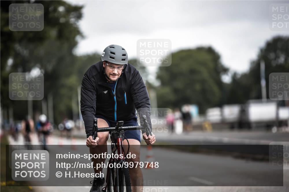 16.08.2026 - KN Förde Triathlon 2026 H.Heesch http://msf.ph/oto/9979748 16.08.2026 11:36:50 Radfahren 429, 436 meine-sportfotos.de