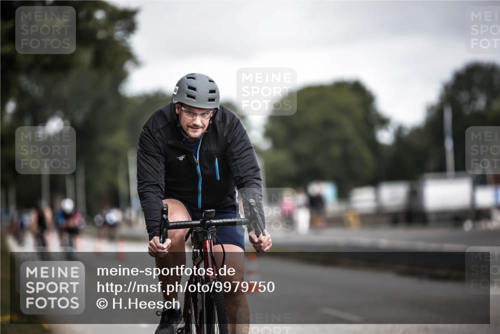 16.08.2026 - KN Förde Triathlon 2026 H.Heesch http://msf.ph/oto/9979750 16.08.2026 11:36:50 Radfahren 429, 436 meine-sportfotos.de